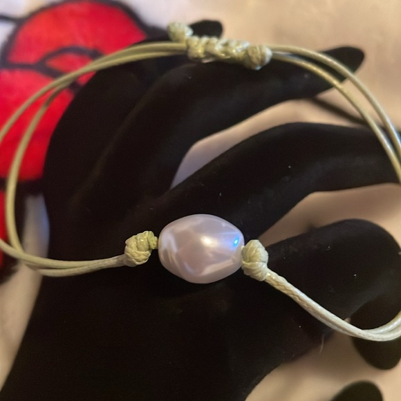 Pull string leather pearl bracelet light green - Picture 2 of 2